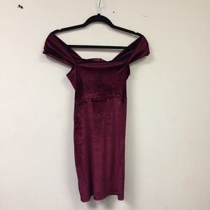 Velvet off the shoulders tight fitted